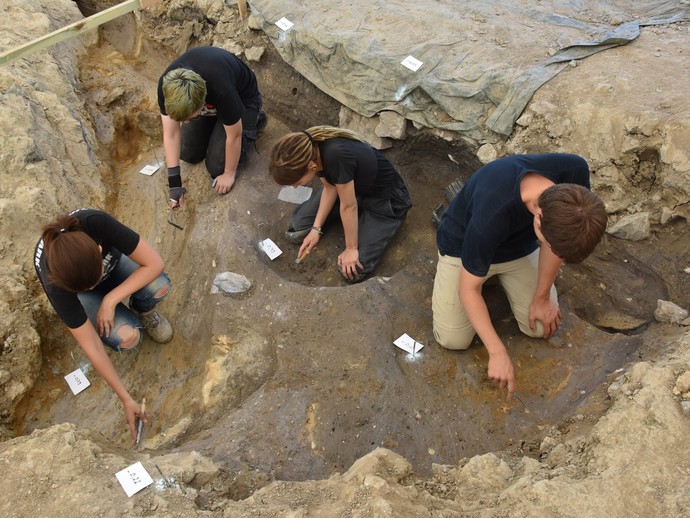 125 Millionen Jahre Sedimente werden ausgegraben (vergrößerte Bildansicht wird geöffnet)