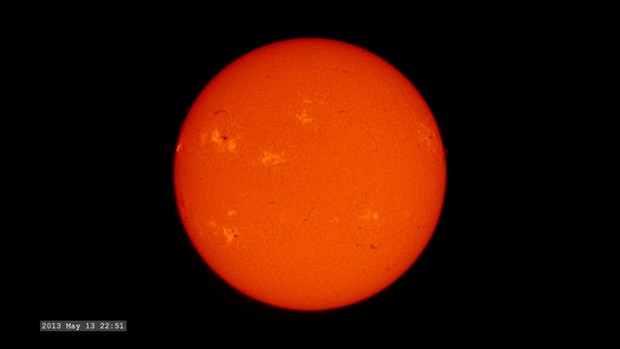 Die Sonne im H-alpha Licht. Die Sonne im H-alpha Licht.