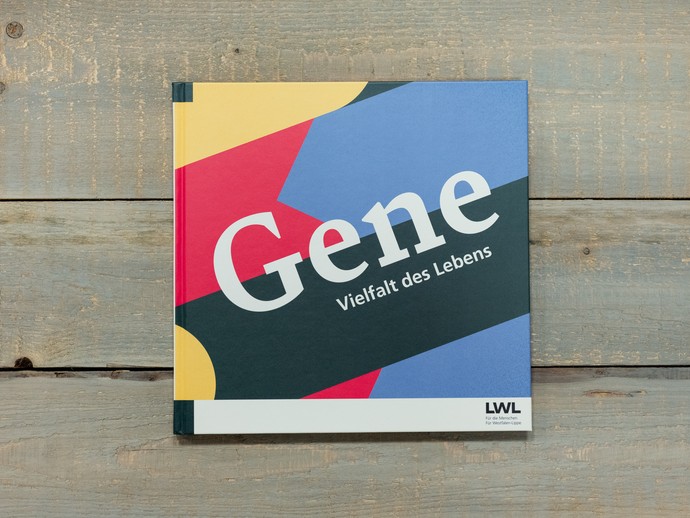 Buchcover vom Begleitbuch zur Sonderausstellung "Gene - Vielfalt des Lebens" (vergrößerte Bildansicht wird geöffnet)