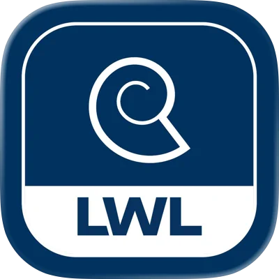 gezeichneter Ammonit auf blauem Untergrund mit Schrift LWL auf weißem Untergrund darunter.