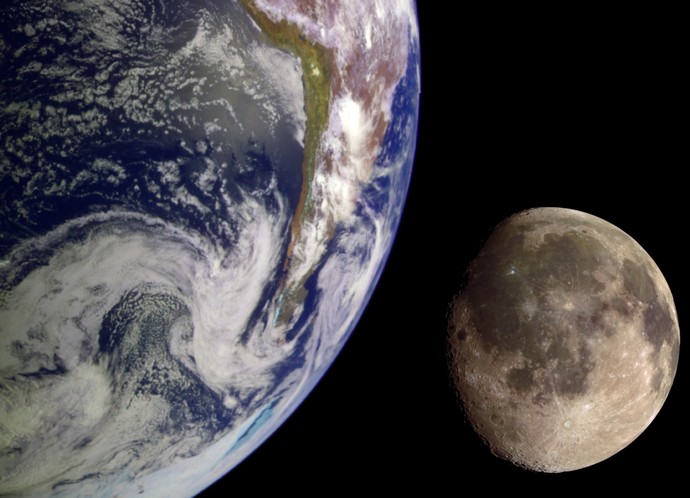 Erde und Mond vom Weltall aus