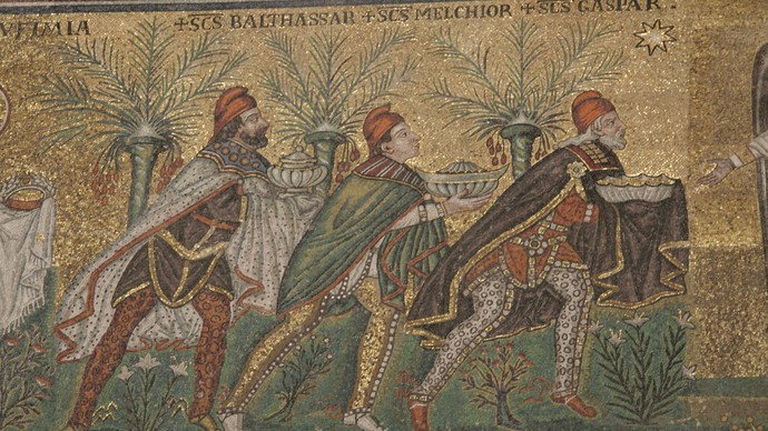 Mosaik aus Sant’Apollinare Nuovo in Ravenna, um 565. Es sind die 3 Heiligen Könige zu sehen, die dem Sternvon Bethlehem folgen.
